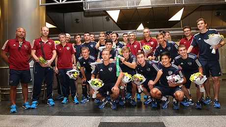 Юношеская сборная России вернулась в Москву (фото)