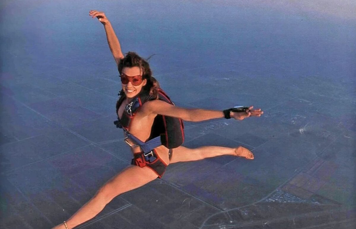 Naked women sky diving - 🧡 naked skydiving 31.