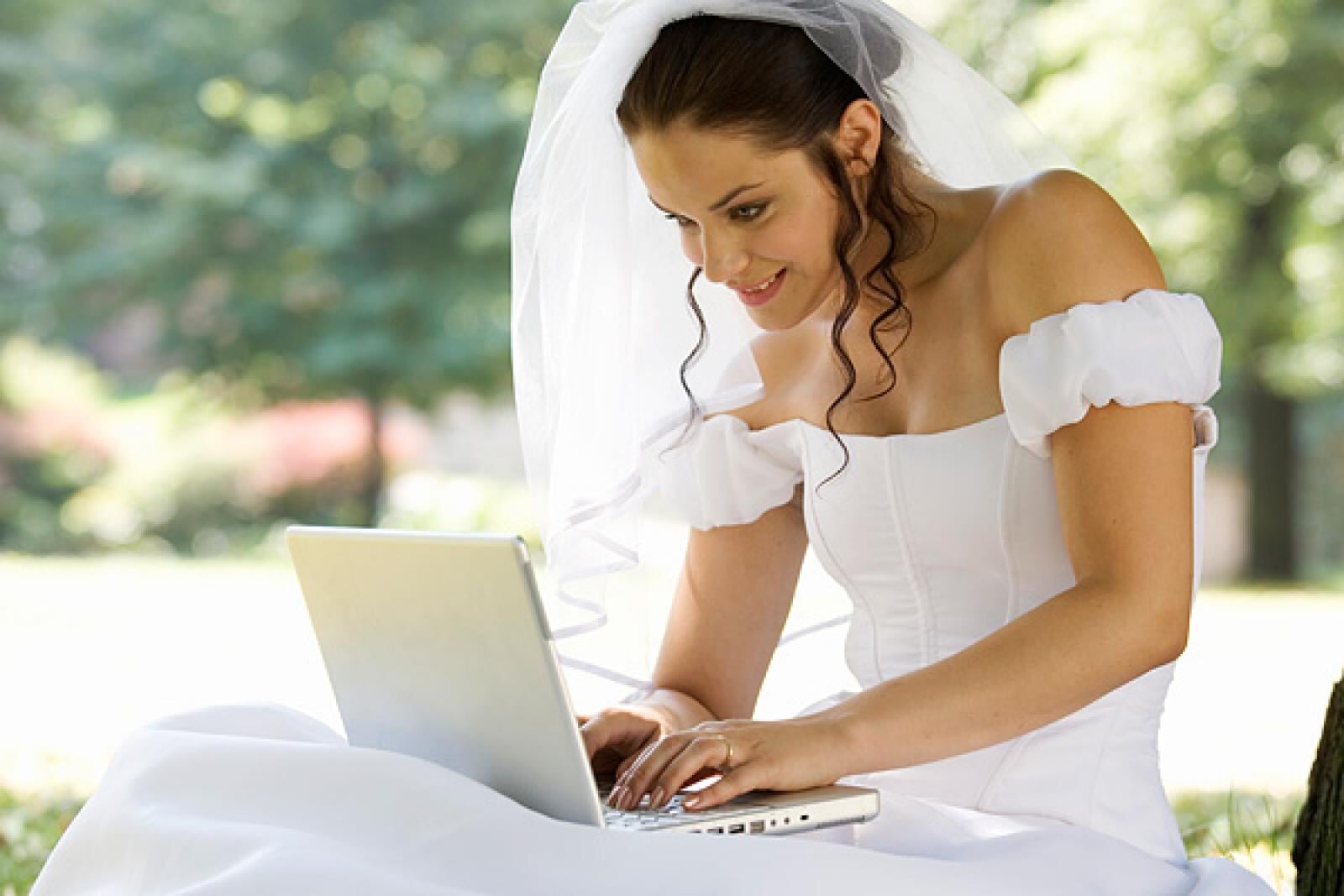 Невеста с ноутбуком