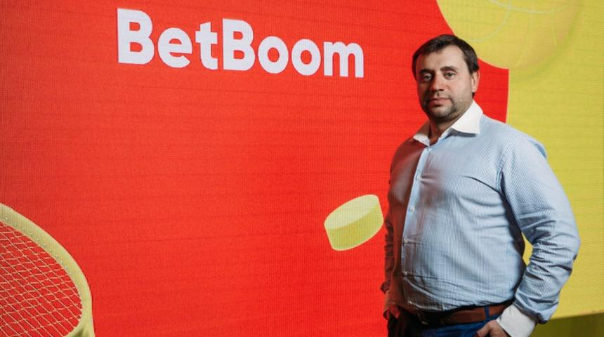 Betboom dacha closed qualifier. Бетбум. Константин Макаров BETBOOM. Амбассадор BETBOOM. Логотип BETBOOM чел.