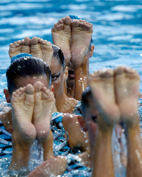 Синхронное плавание брить ноги