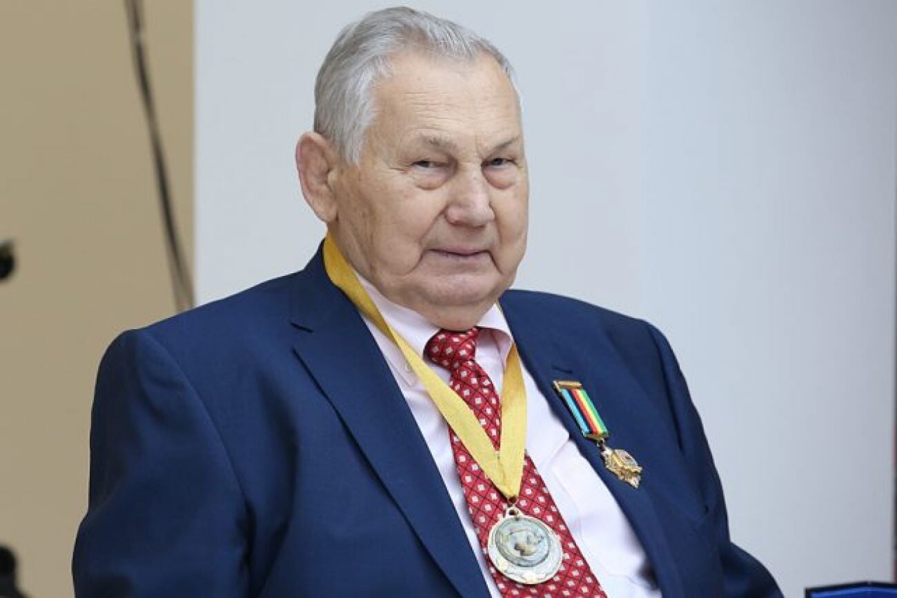 Sam Vodit Mashinu Nesmotrya Na Tyazheluyu Travmu Do Sih Por Treniruet I Hochet Na Oi V Tokio Chem V 82 Zhivet Legenda Borby Aleksandr Medved Kontora Pishet Blogi By Tribuna Com