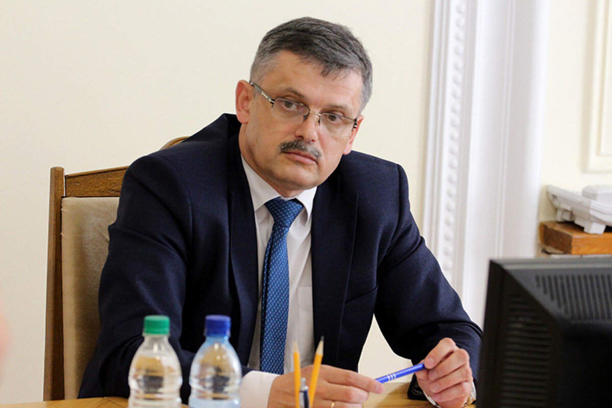 Убираться или убераться как правильно пишется