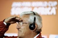 Ян Дюрица, Жулио Сезар, Джорджо Кьеллини, Сборная Бразилии по футболу, сборная Италии по футболу, сборная Словакии по футболу, ЧМ-2010, сборная Новой Зеландии по футболу, Марчелло Липпи, сборная Парагвая по футболу, сборная Кот-д′Ивуара по футболу, Свен-Йоран Эрикссон, сборная Камеруна, Херардо Мартино