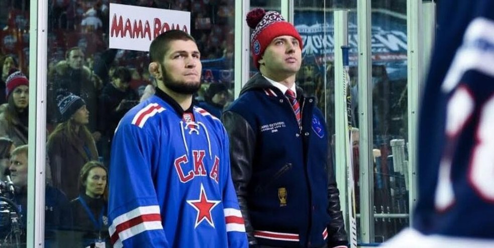 Хабиба на коньки поставить, может. Хоккей сложный навык, но он бы научился. Пара лет и будет летать. Гаджиев о будущем экс-бойца