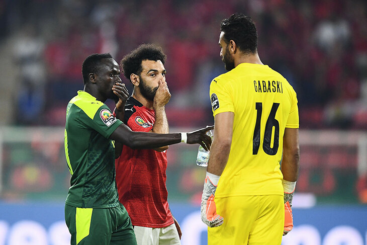 Египет тащил не Салах, а вратарь Габаски. Он отбил 5 пенальти и пропустил всего 1 мяч, хотя начинал запасным