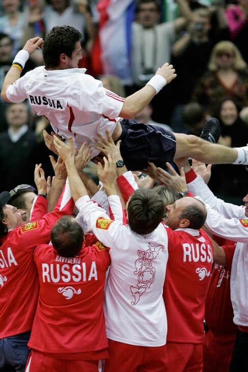 Россия не брала Кубок Дэвиса 15 лет. Тогда на трибунах были Марадона и Ельцин, а Сафин ругал московские корты
