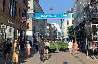 Как живет Копенгаген во время Евро: маски отменили, о турнире говорят пару баннеров и Лего, все идут к стене Эриксена