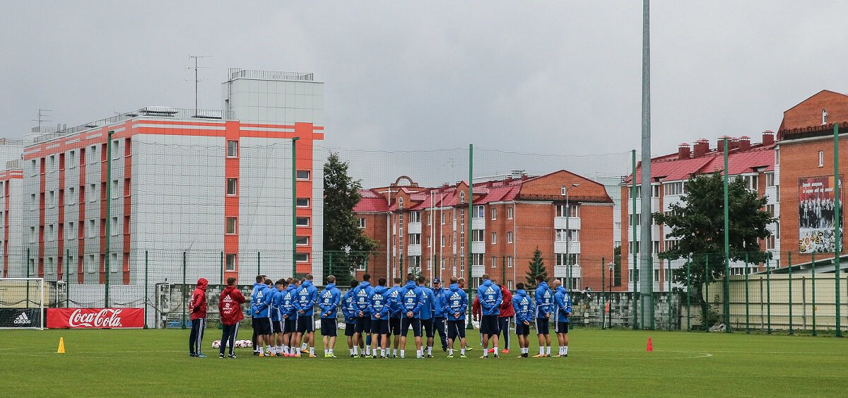 РФС построит базу для сборных России в районе Москвы Хорошево-Мневники. Будет 3 поля с гибридным натуральным газоном, подогревом, автоматическим поли