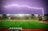 Фото дня. Пугающая молния во все небо над стадионом «Монако»