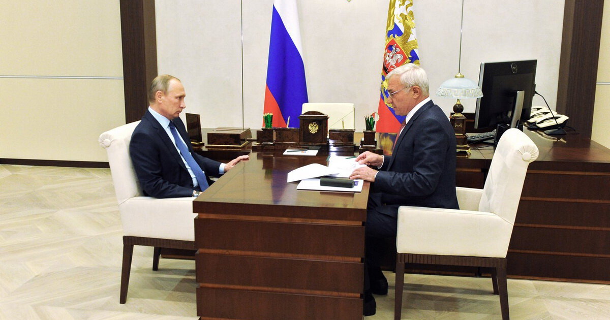 Путин присвоил президенту Металлурга Рашникову звание Героя Труда