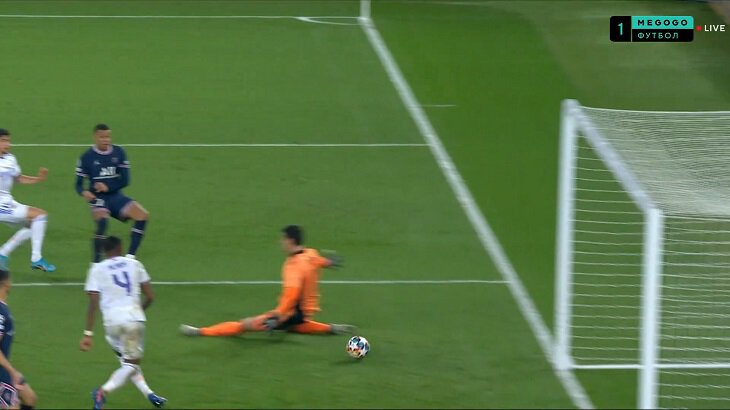 Мбаппе – шоураннер матча с «Реалом». Шептался с Бензема в подтрибунке, заработал пенальти и сотворил инопланетный гол на 90+4