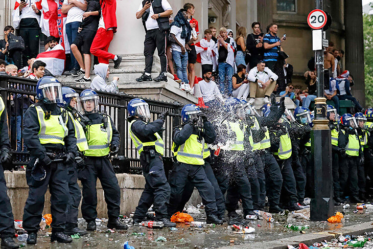 Англия сыграла с Италией почти на пустом стадионе – все из-за беспорядков на финале Евро: сотни безбилетников, драки, 51 арест