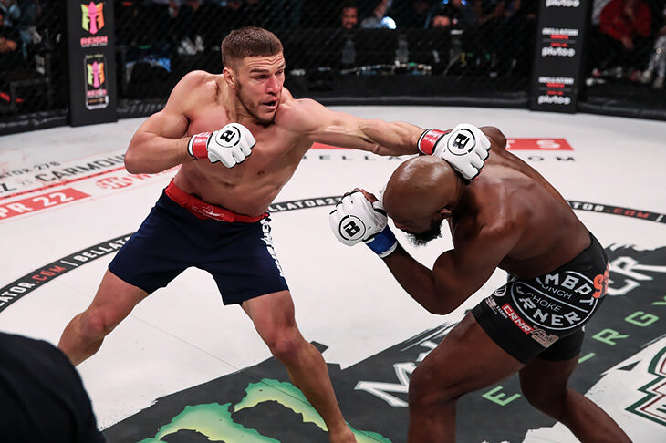 Лучший ученик Федора закончил в крови бой за $1 млн. Немков отдавал финал – но помог несчастный случай Лучший ученик Федора закончил в крови бой за $1 млн. Немков отдавал финал – но помог несчастный случай