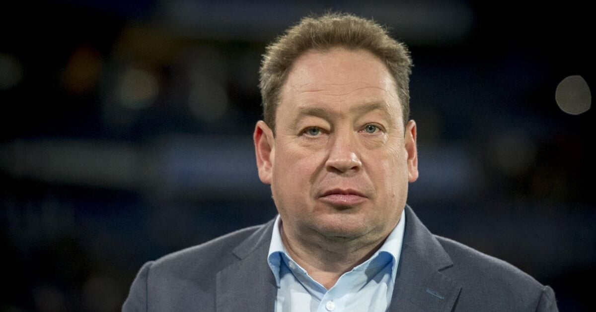 Если раздувать щеки, то только так. Рубин ответил Вилкову роликом, где Слуцкий ест печенье с изображением судей и ВАР