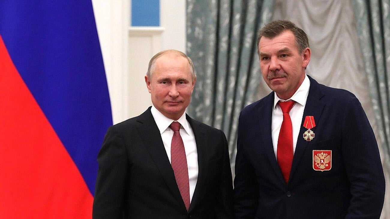 Решение о назначении Знарка в сборную России еще не принято. Об этом сообщил помощник Путина