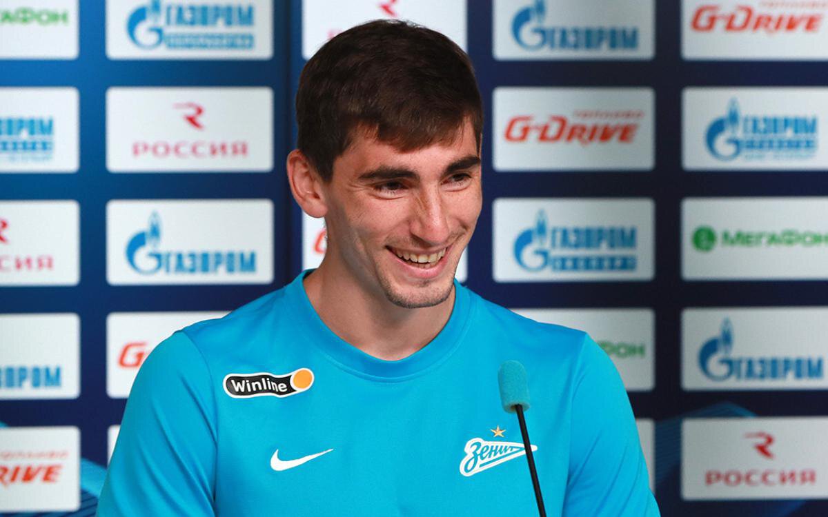 Бакаев про 3:0 с Волгой: Болельщики создали великолепную атмосферу, спасибо Ульяновску. Поле приятно удивило