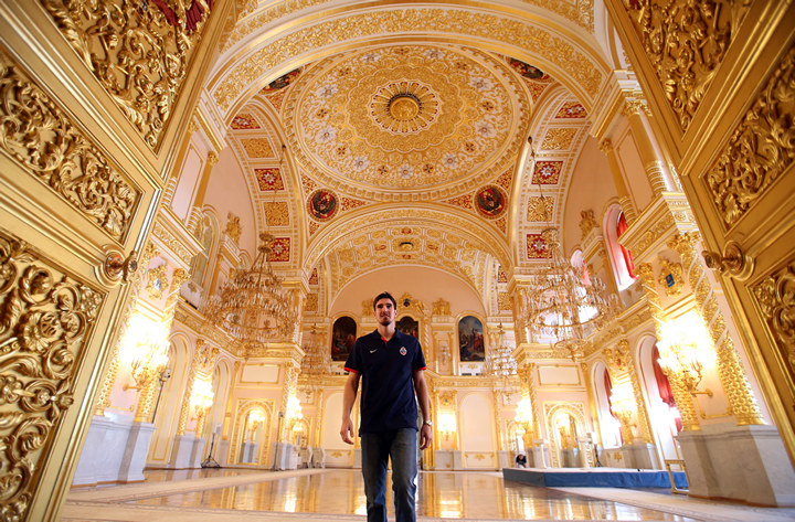 Резиденция президента и большой кремлёвский дворец. Экскурсия в кремлевский дворец. Екатерининский зал большого кремлевского дворца. Экскурсия в большой кремлевский дворец. Бкд кремль экскурсия.