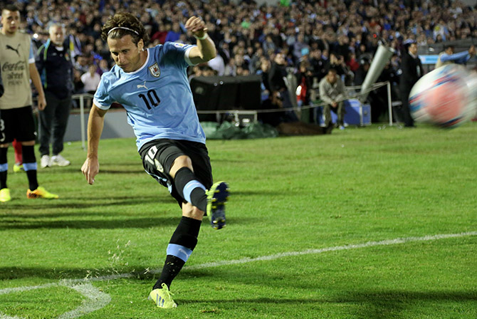 Где смотреть футбол уругвай англия