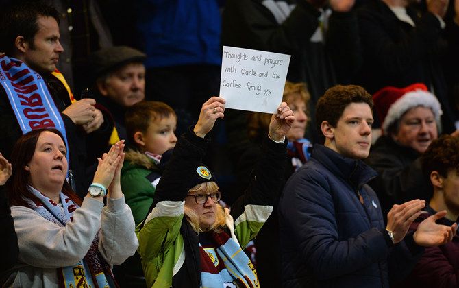 болельщики манчестер сити. Fan many. Fan many. мун га ён. Where plug fan in motherboard all.