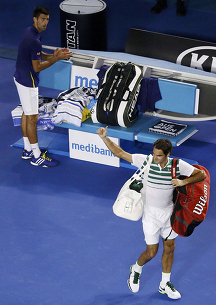 Федерер вышел в четвертый круг Уимблдонского теннисного турнира