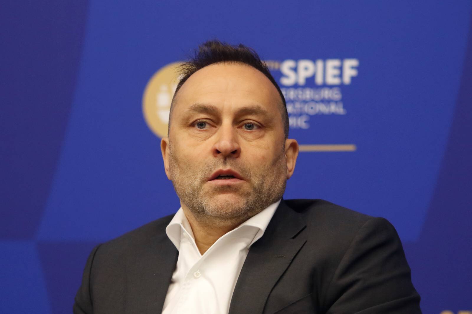 Депутат Свищев: Клубам РПЛ надо разработать льготную систему бесплатные билеты, подарки, реклама, например. Надо создавать условия по возвращению бо