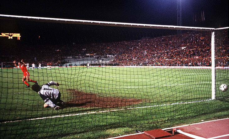 В 1984-м Анчелотти пропустил финал против «Ливерпуля» из-за травмы колена. А ведь он был домашним для его «Ромы»