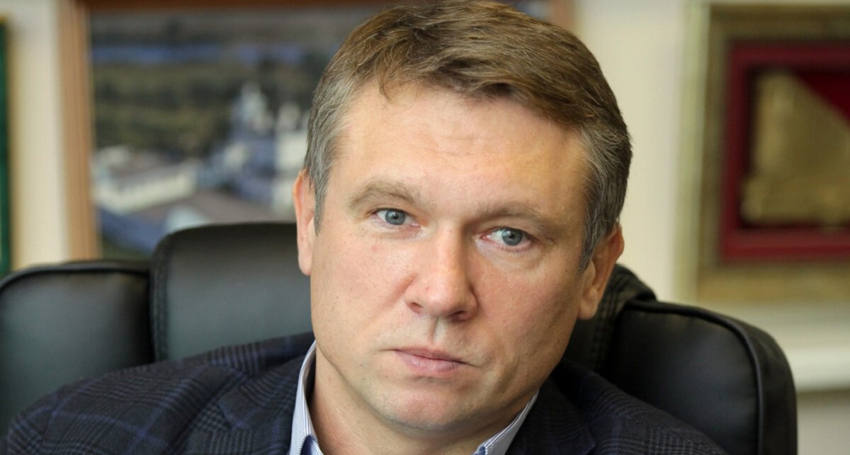 Талалаев первый тренер, вылетевший из высшего дивизиона с тремя клубами. До Химок были Волга и Крылья, он также работал в Торпедо в этом сезоне