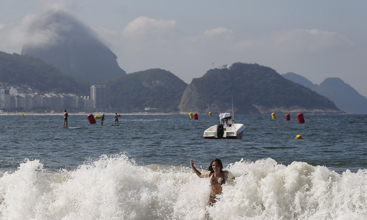 Марш повій, бруд, імпічмент: що відбувається в Ріо-де-Жанейро перед Олімпіадою - фото 11
