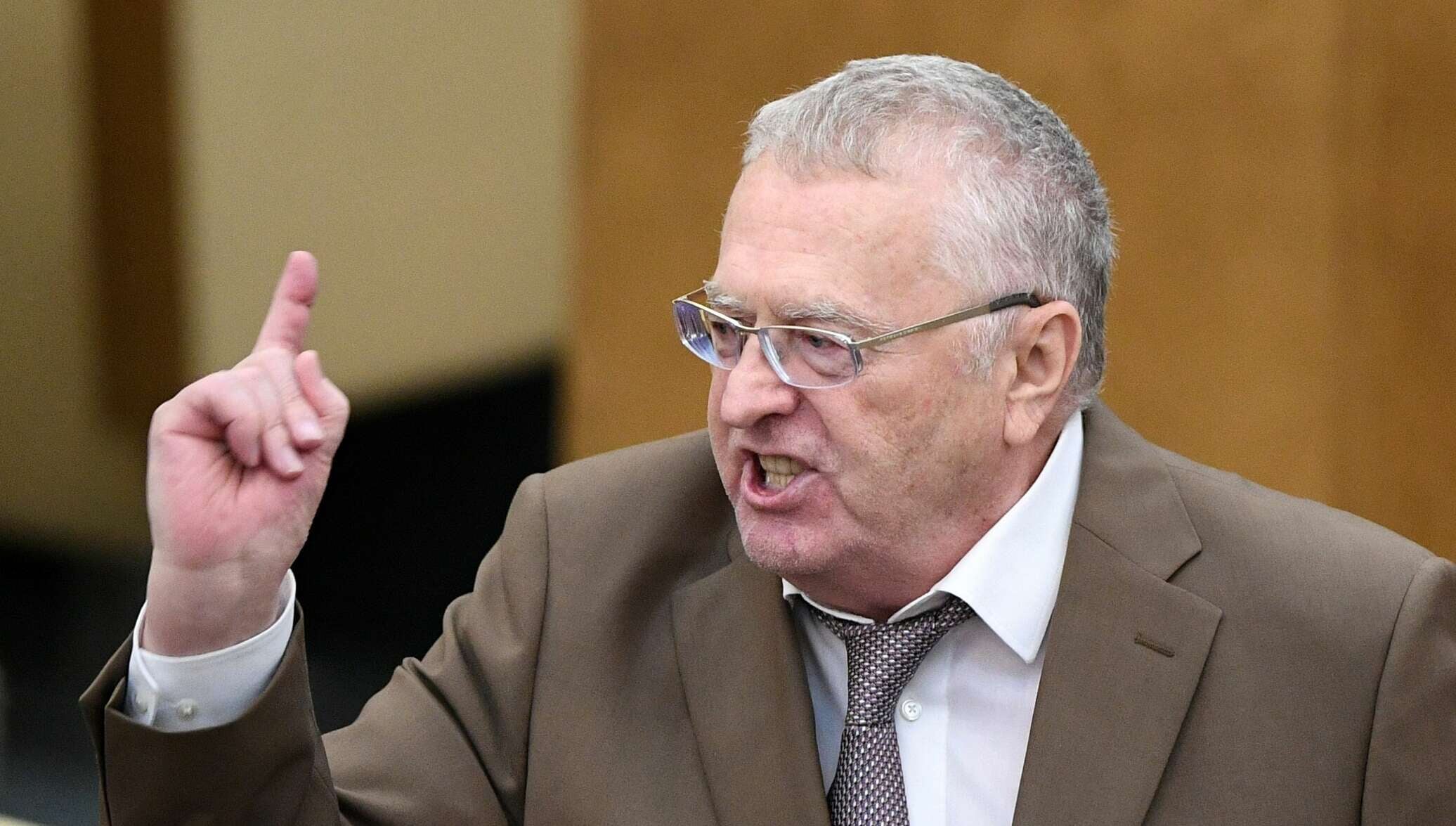 Владимир Жириновский: Отзываю закон о продаже пива на стадионе, зачем он Единая Россия хитрым маневром подсунула нам законопроект