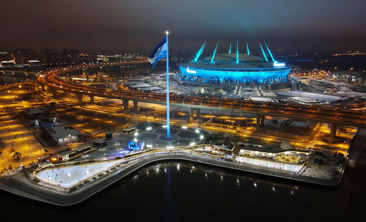 Возле Газпром Арены открылся самый большой каток в Петербурге. Ягудин выступил на церемонии открытия