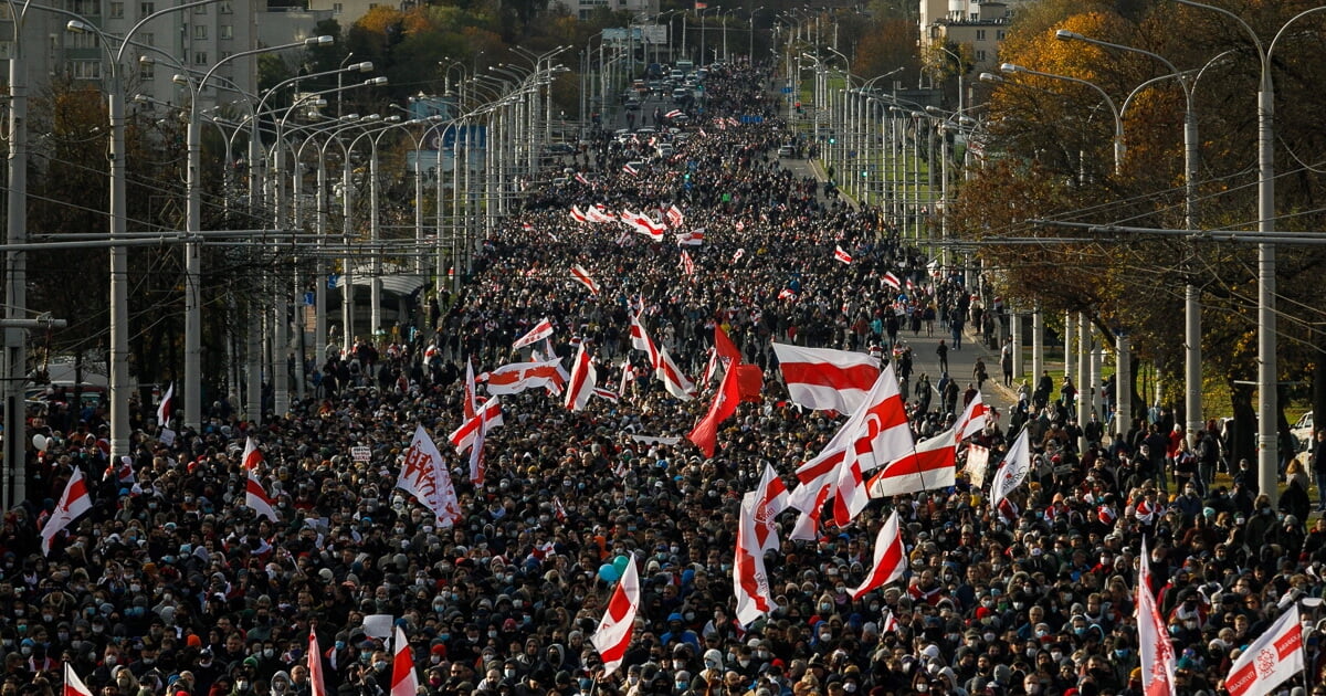 Принс о протестах в Беларуси: Жена спокойно гуляла с ребенком и не видела никакой жестокости и разбитых окон. В новостях любят преувеличивать