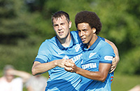 Зенит, Тяньцзинь Тяньхай, Артем Дзюба