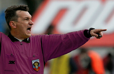 В 1999-м Валентин Иванов назначил пять пенальти в матче чемпионата России. Рекорд не побит до сих пор!