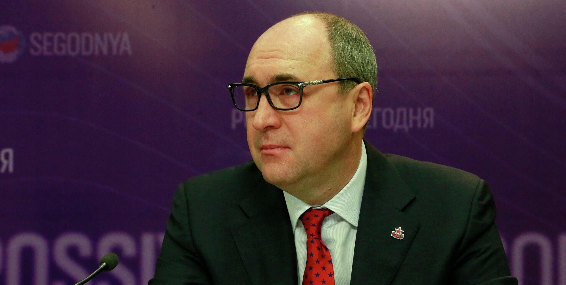 Есмантович о разделении КХЛ: С ЦСКА никто этот вариант не обсуждал. Лига и так развивается динамично, есть долгоиграющая стратегия