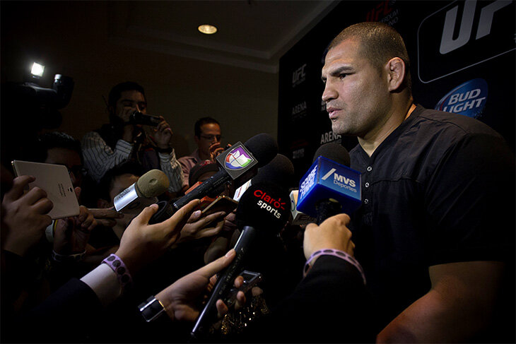 Хабиб поддержал экс-чемпиона UFC, которому грозит пожизненный срок за преступление