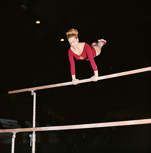 Белокурая гимнастка