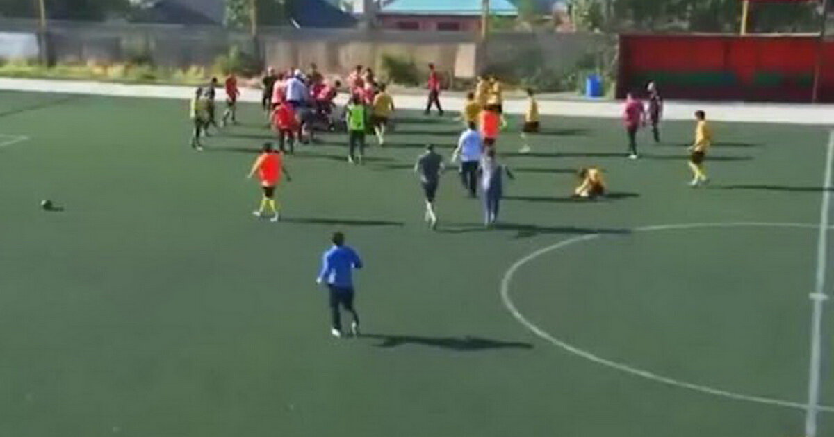 В Дагестане футболисты устроили массовую драку после матча любительской лиги