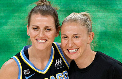 Две баскетболистки вступили в однополый брак и через три года стали первой семейной парой, завоевавшей титулы Евролиги и женской НБА