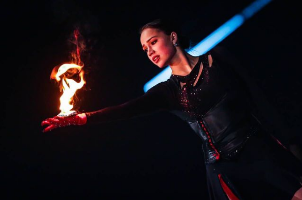 Алина Загитова: Благодарю Илью Авербуха за такую чудесную программу. Очень рада, что именно вы придумали ее для меня