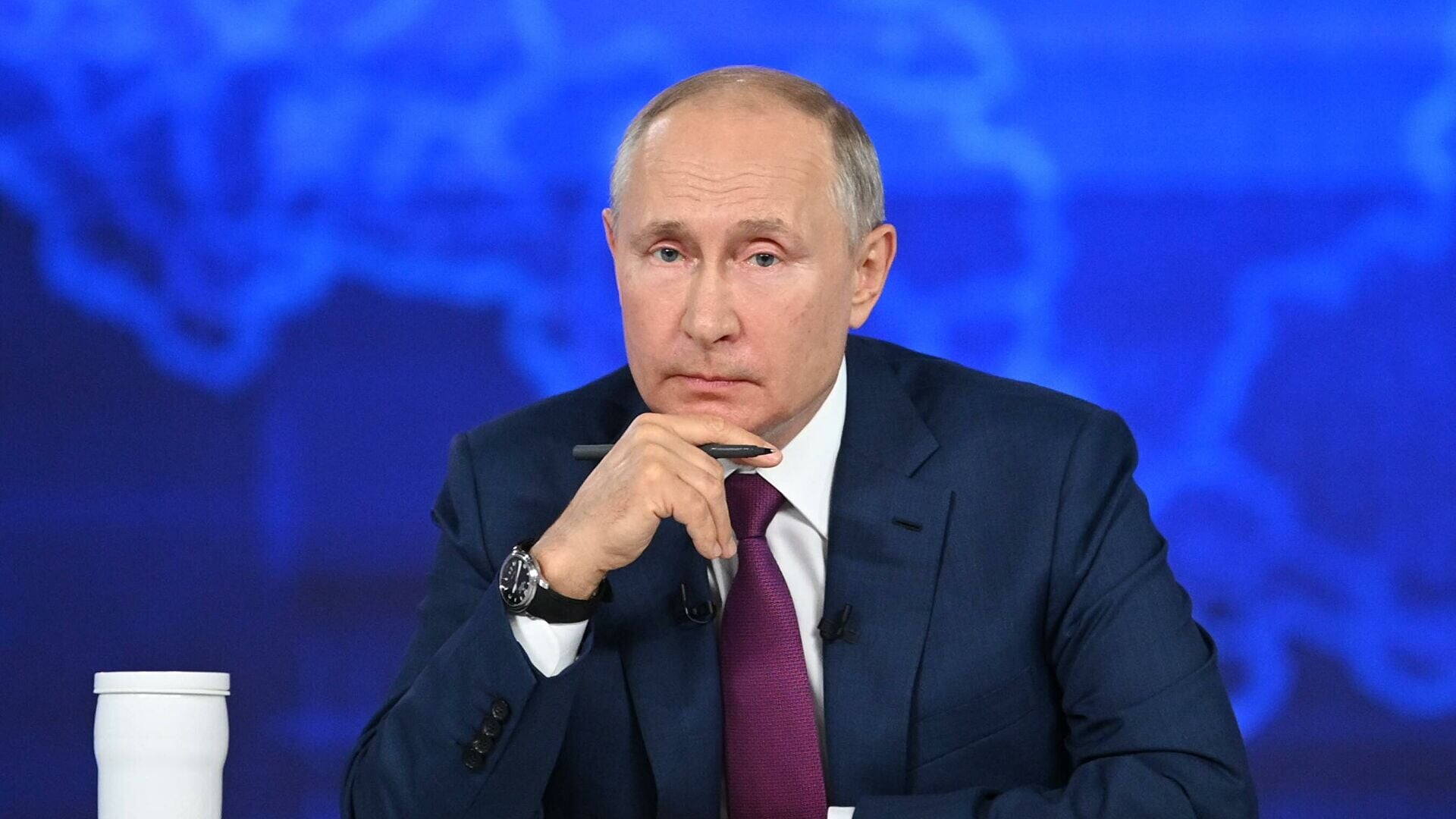 12 игроков Урала отказались прививаться. Иванов пояснил: Как сказал Путин, рекомендуем вакцинироваться, но заставлять не имеем права