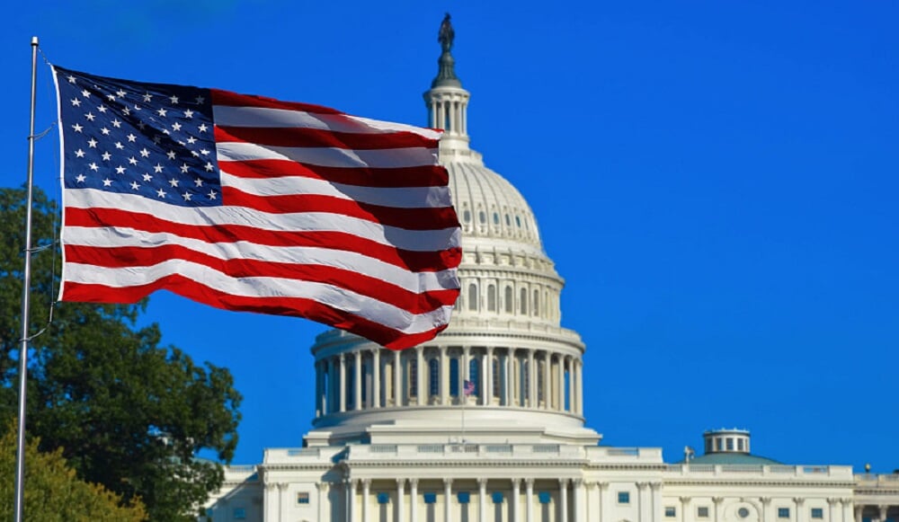Якуценя о США: Сын родился здесь из-за медицины, но не все идеально. Очень много бомжей на улицах