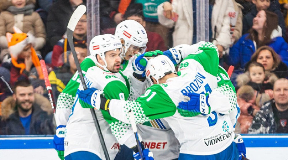 Салават проиграл 4 матча подряд. У команды Козлова 1 победа в 6 последних играх