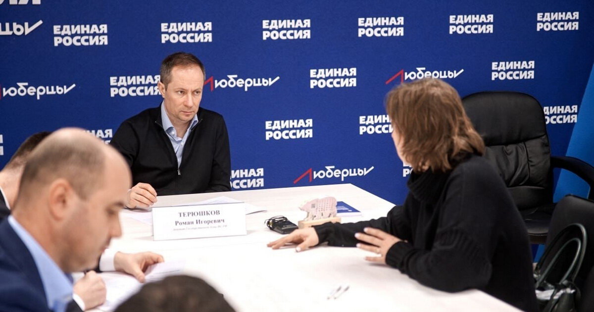 Депутат Терюшков о Савине: Тявкает на нашего президента, на страну, обливает грязью. Написали письмо, надеемся, его осудят уголовно