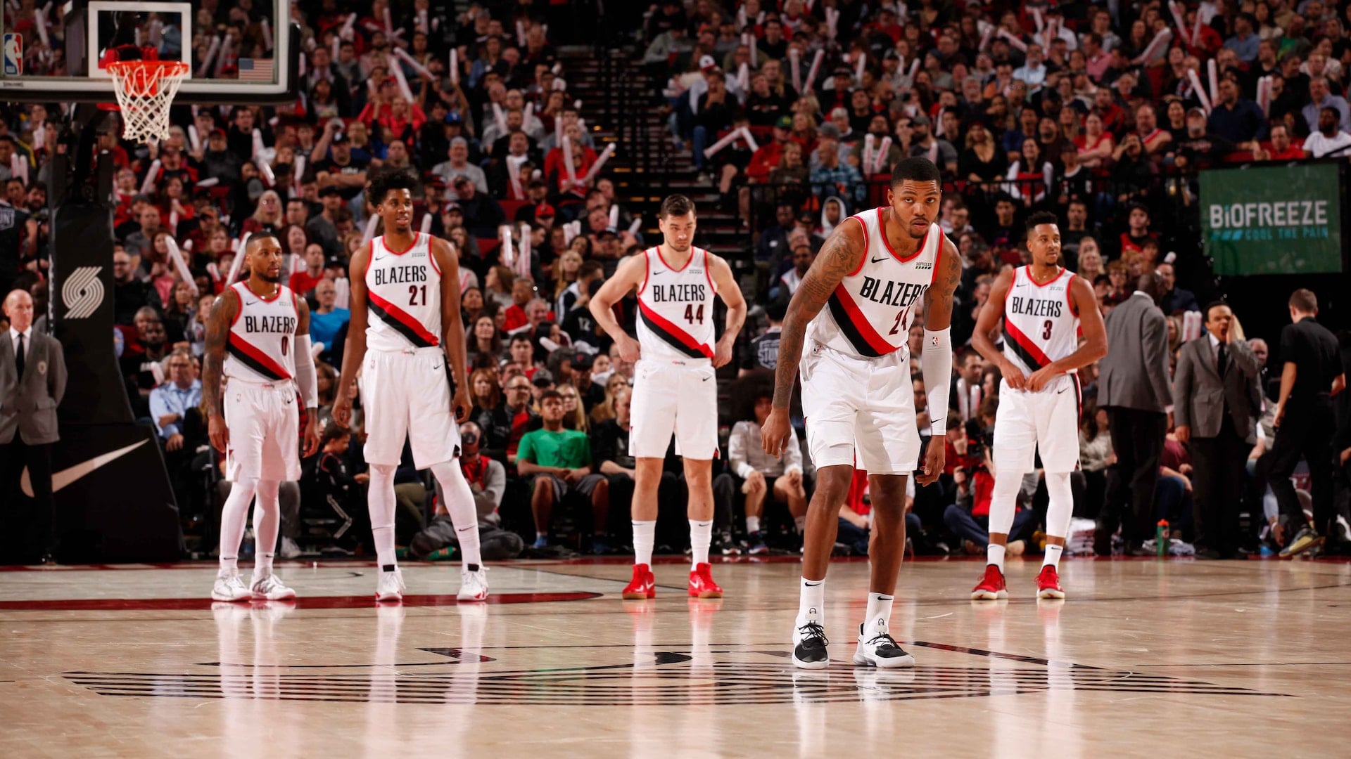 Blazers edge. Портленд Трэйл Блэйзерс. Portland Trail Blazers. Portland Trail Blazers кроссовки. Портленд Трэйл Блэйзерс логотип.