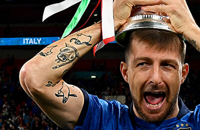 Защитник Италии Ачерби еще и чемпион по тату – вся правая рука в персонажах из «Мадагаскара»!