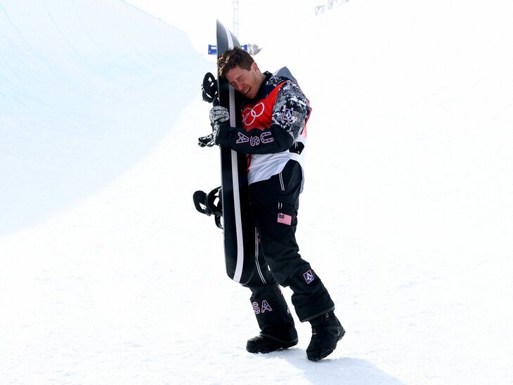 Шон Уайт заплакал в обнимку со сноубордом после заезда – теперь легенда точно заканчивает карьеру