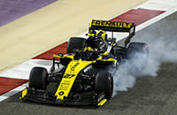 «Рено» – главные неудачники гонки в Бахрейне. Потеряли обе машины за 10 секунд из-за отказов моторов
