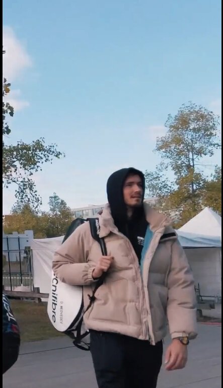 Медведев прибыл на турнир в Меце
