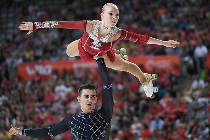 Трусова удивила прыжком на роликовых коньках. Оказывается, есть такой спорт (альтернатива фигурке) – с него начинали Бойтано и Липински